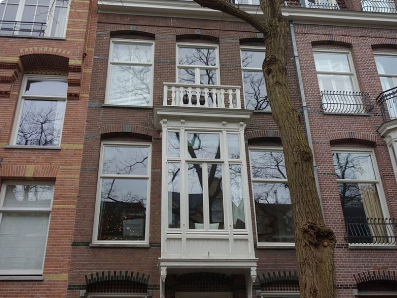 Trappen-en-kozijnen Trappen-en-kozijnen